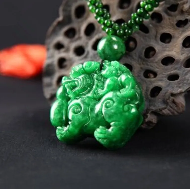 

Fashion Myanmar Jades Raccoon Dropping Mother and Child Raccoon Jewelry Jades Buddha Charm Free Shipping