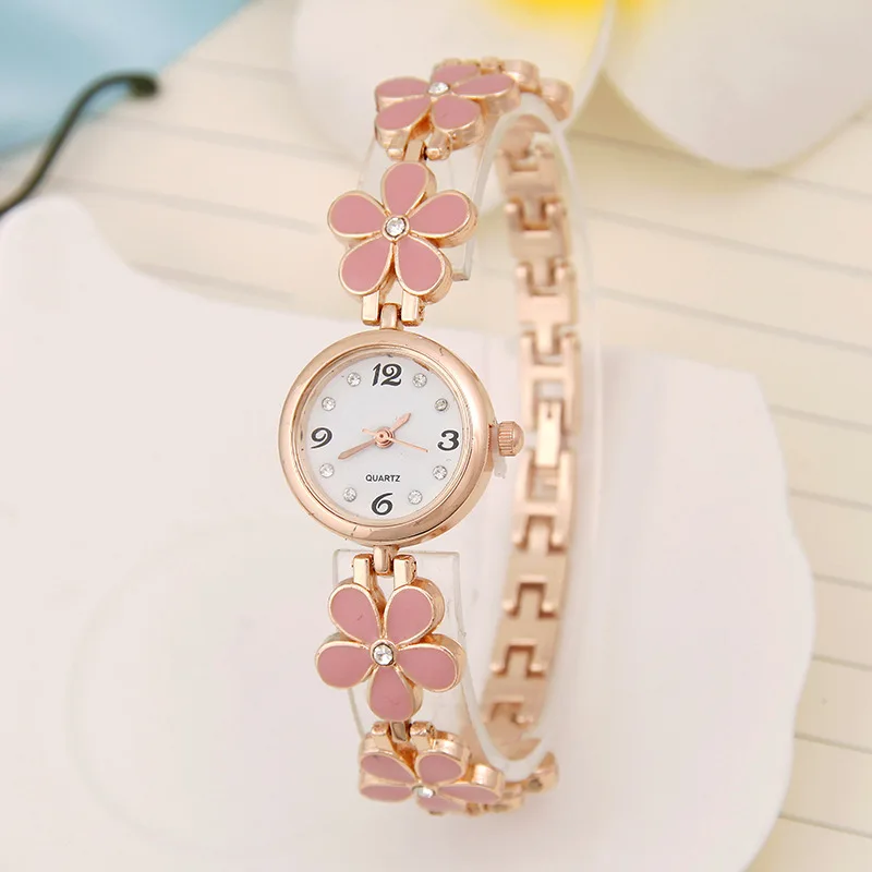 

Women's Bracelet Watch Six Small Flowers Fashion Rose Gold Bracelet Watch