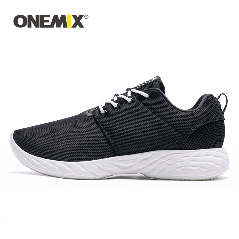Женские кроссовки на воздушной подушке ONEMIX черные легкие спортивные платформе