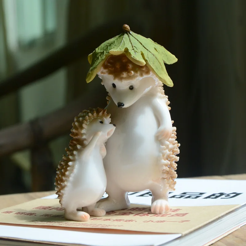 

Resin Cute Little Hedgehog Refrigerator Stickers Home Living Room Figurines Crafts Hotel Office Desktop Furnishing Decoration