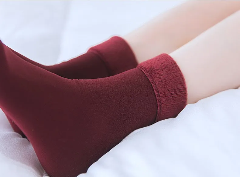 Jeseca/осенне-зимние Утепленные носки для мужчин и женщин домашняя одежда теплый носок для сна бесшовные бархатные сапоги носки-тапочки для Рождества