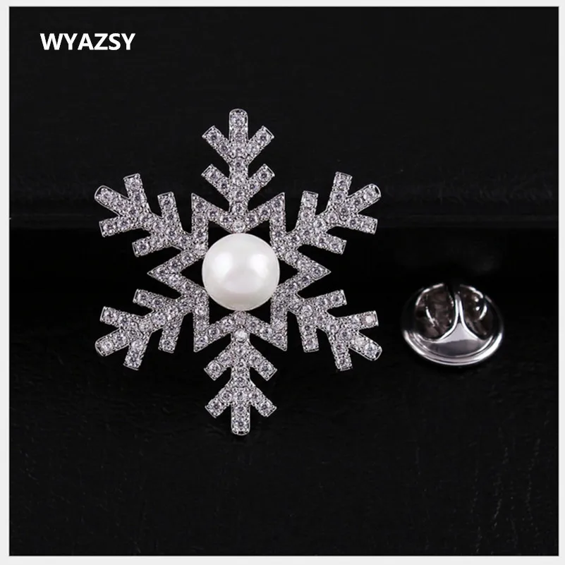 

Personality Silver Snowflake Pearl Rhinestone Brooch Bouquet Hijab Pins Fashion White Crystal Brooch For Woman Wedding Gifts New