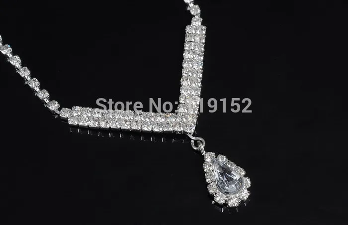 Комплект из колье и серёг серебристого цвета с кристаллами|set black|necklace set boxnecklace smile