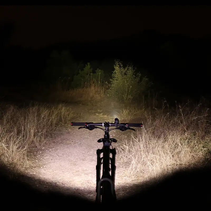 1000 lumen rechargeable bike light