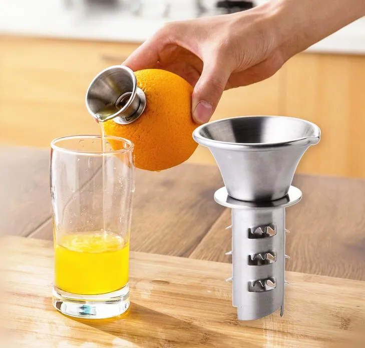 

Stainless Steel Juice Squeeze Hand Juicer Pourer Screw Manually Lemon Squeezer For Lemon Orange Limes Citrus Fruit Tool