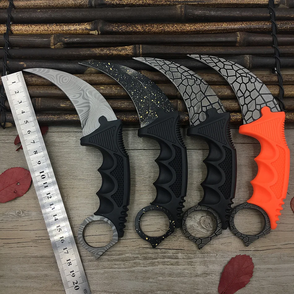 

Sharp CS GO Counter Strike claw Karambit Knife Neck Knife with Sheath Tiger Tooth Real game Knife Damascus coating camping knife