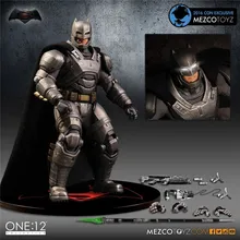 MEZCO игрушки Бэтмен против Супермена бронированный BatmanOne: 12 Collective Рисунок Коллекционная модель игрушки с светодиодный свет
