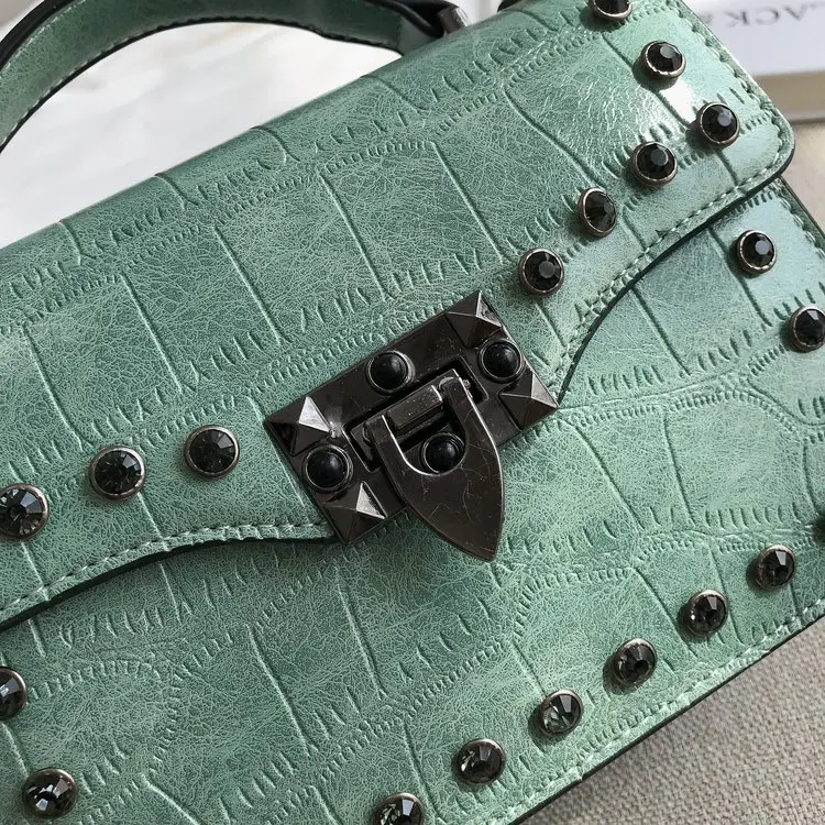 Винтажная модная сумка с заклепками в европейском и американском стиле, сумка-мессенджер для женщин, Крокодиловая зернистая сумка через плечо из искусственной кожи