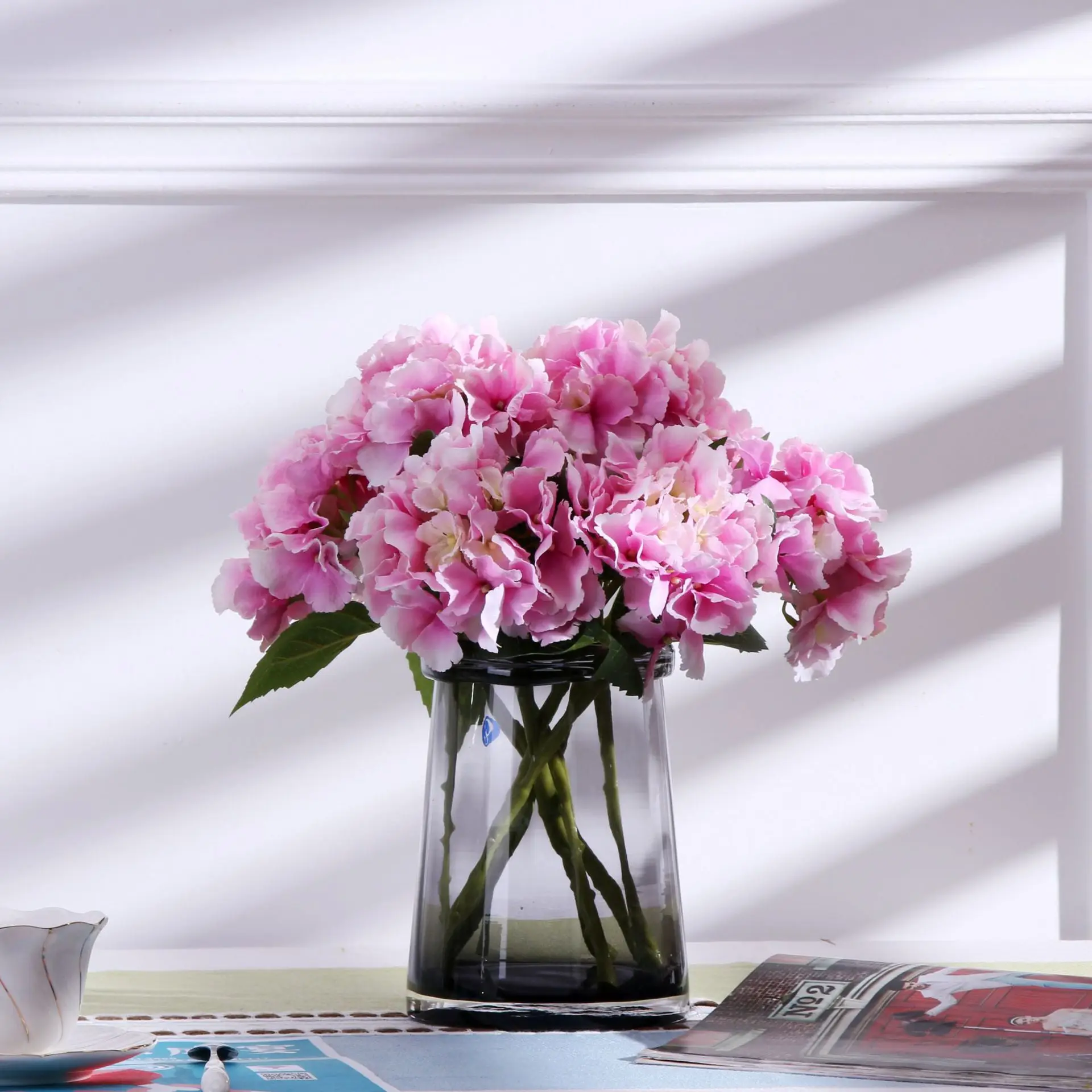 

Artificial Silk Hydrangea Flowers Plastic Short Branch For Flower Arrangement DIY Fake Hydrangea Hydrangea Home Garden Decor