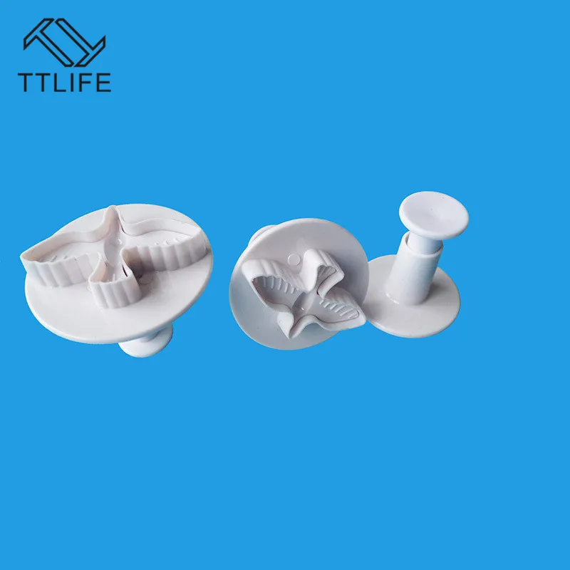 

3Pcs/Set Fondant Cookie Cake Cutter Ejector Stamp Plunger Cutters Mold Embossed Star DIY Kitchen Baking Cake Decorating Tools