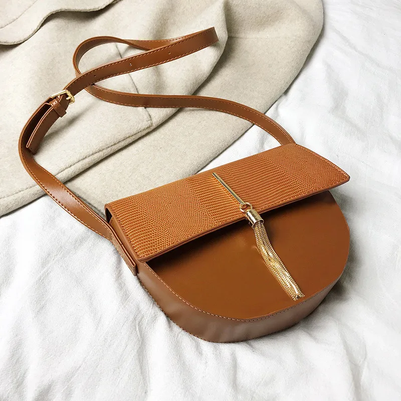 

2019 new Corssbody Bags For women Saddle Bags Fashion Small Semicircular Tassel Shoulder Messenger Bag small torebki damskie