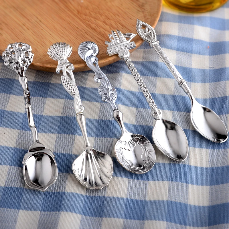 

Vacclo Vintage Delicate Dessert 5pcs/set Spoon Set Cute Retro Handle Dessert Coffee Sugar Scoop Party Tableware Set Decor Gift