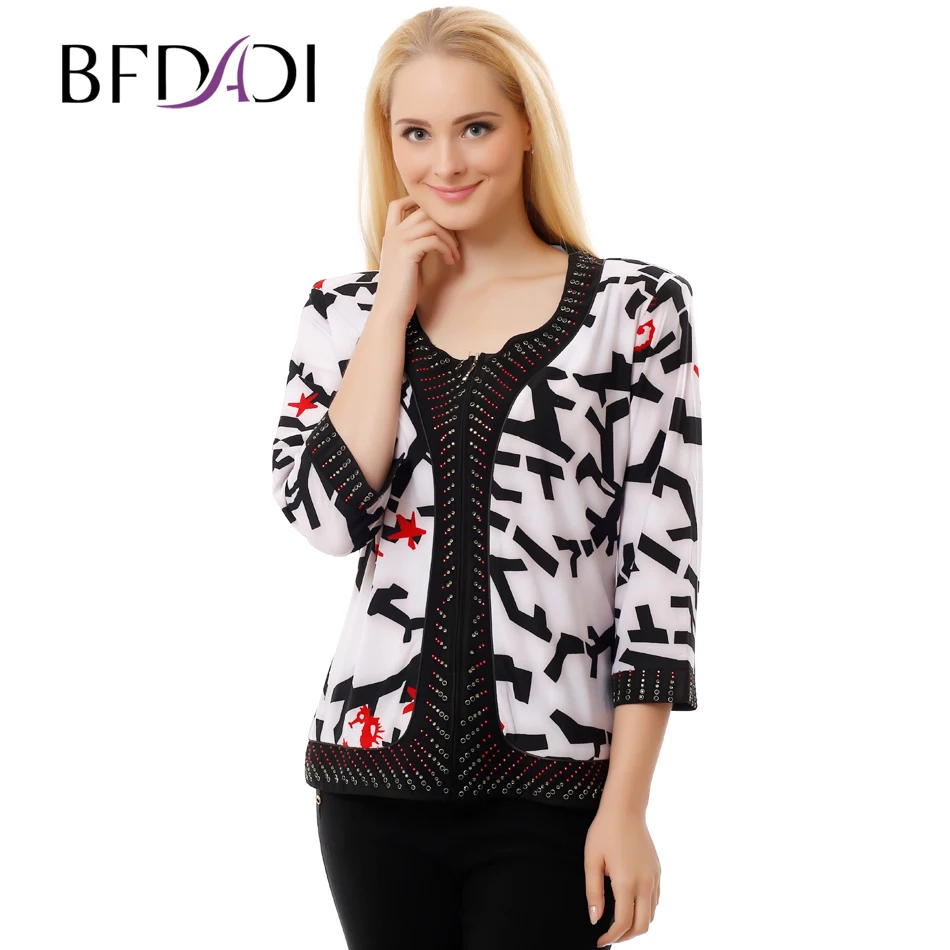 2016 New Women Autumn T Shirt 3 4 Sleeve Vintage Retro Geometric Printing Rhinestones T Shit