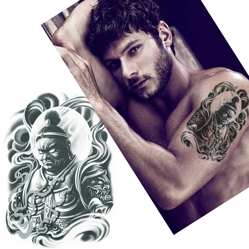 Mit tattoo duschen