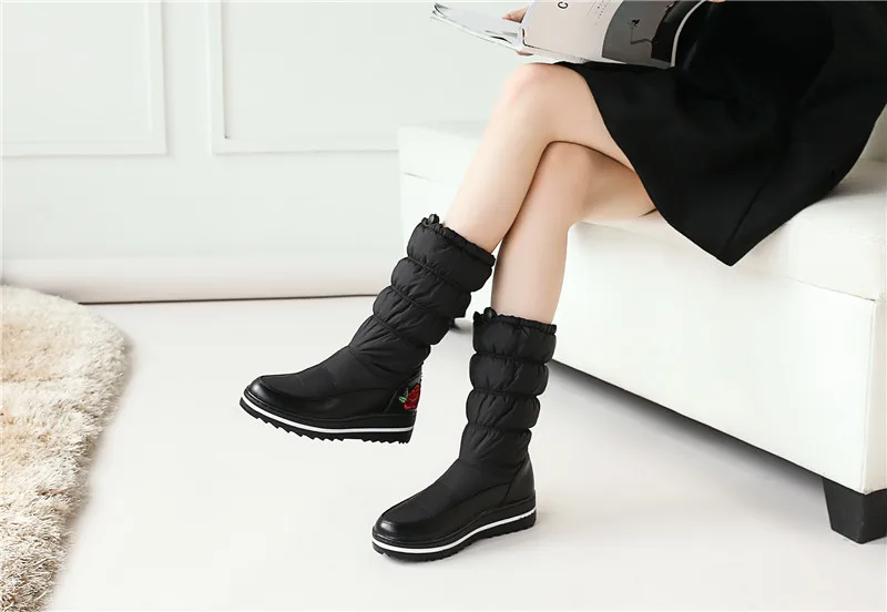 MORAZORA/Большие Размеры 35-44, зимние сапоги, сохраняющие тепло зимние женские сапоги обувь на платформе с вышивкой модная обувь половина высокие сапоги