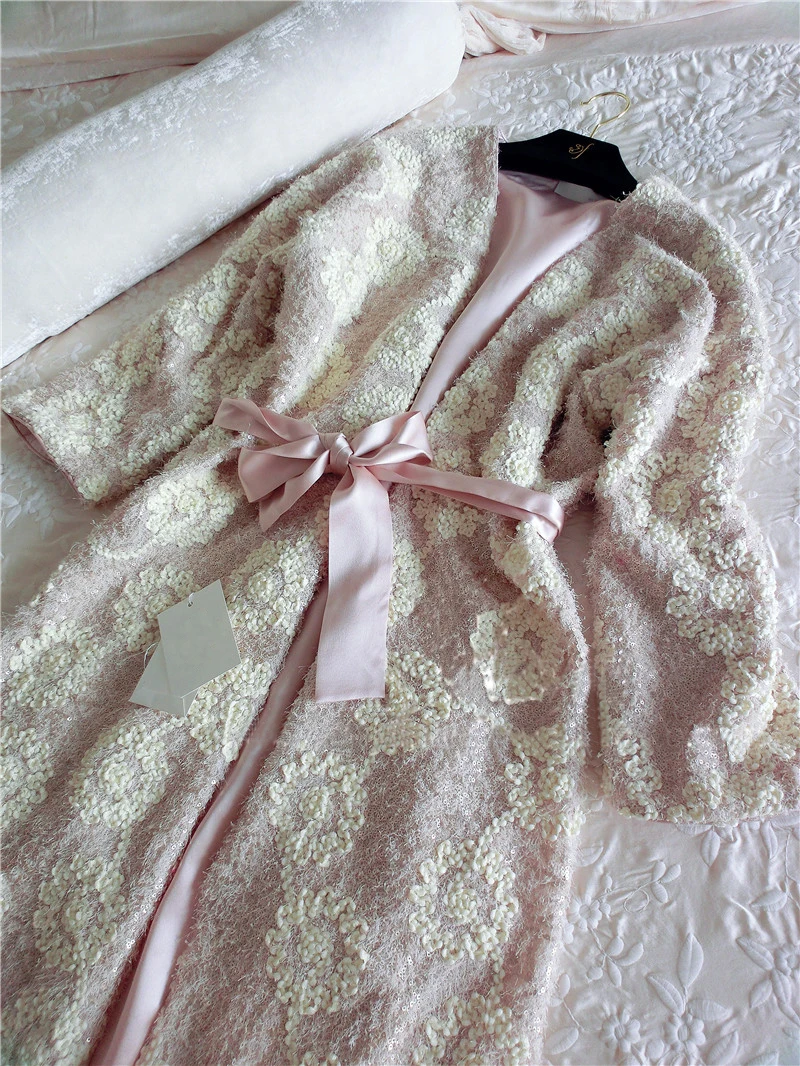 Новая осенне-зимняя Шелковая пижама халат Роскошная ночная рубашка женская вышитая длинная ночная рубашка утолщенная Пижама