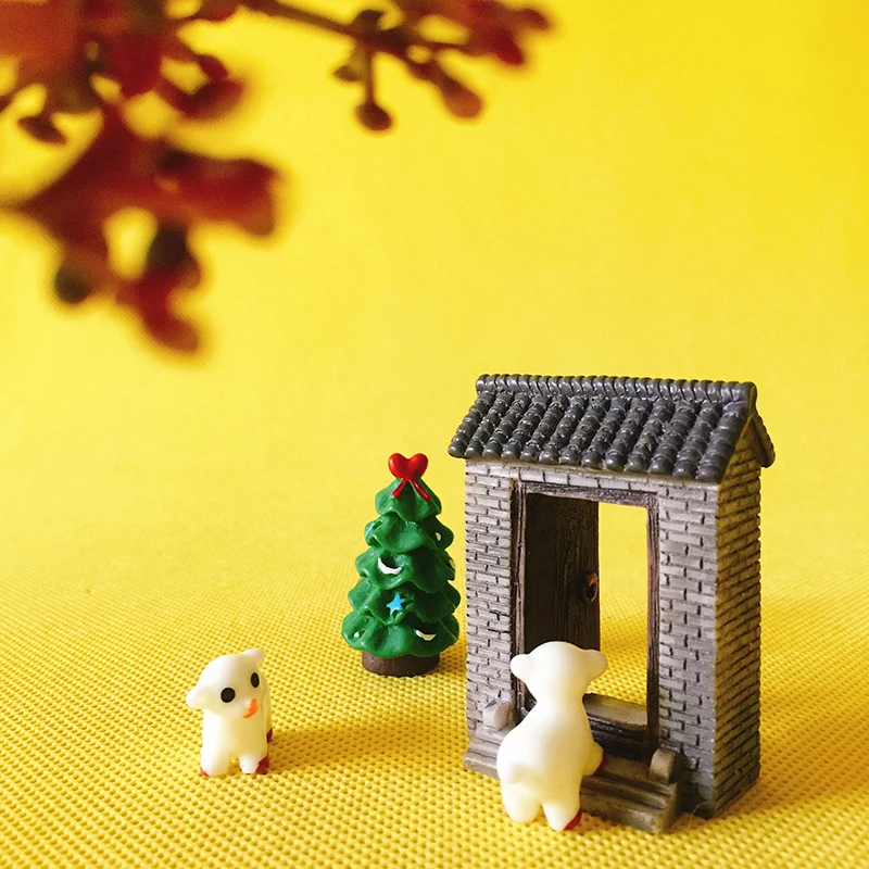 

little sheep/door/miniatures/lovely cute/fairy garden gnome/moss terrarium decor/crafts/bonsai/ DIY supplies/toy/model/figurine