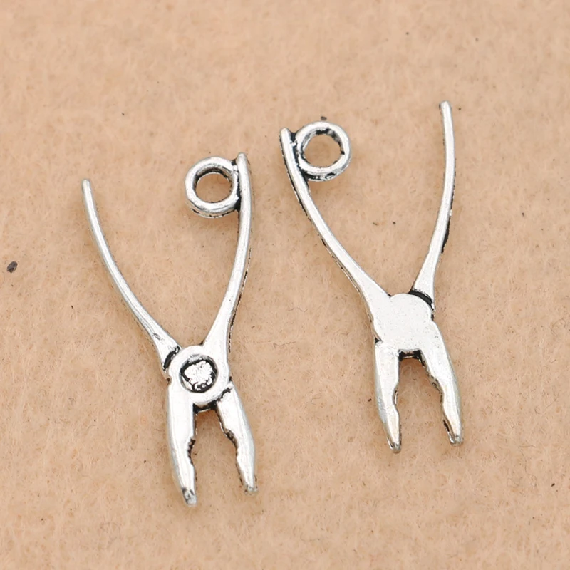 

20pcs Antique Silver Plated Pliers Tools Charm Pendant fit Bracelet Necklace Jewelry DIY Making Accessories 24x10mm