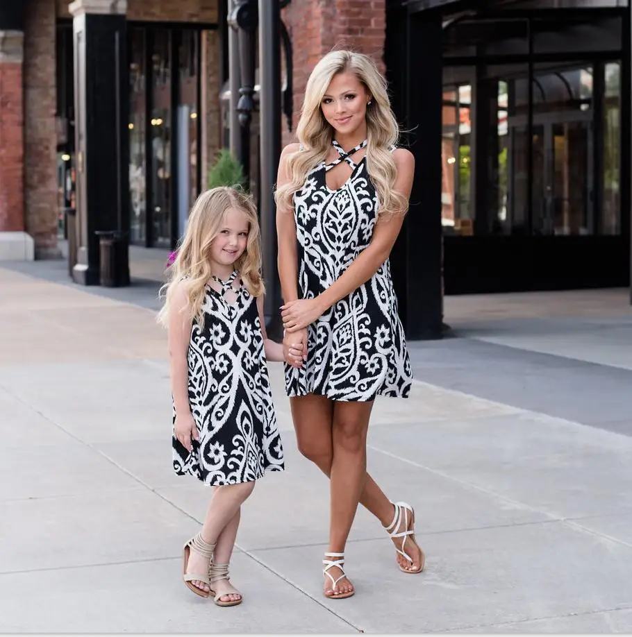 

ZOGAA 2019 Causal Black and White Mommy and Me Clothes Cross Strap Mother and Daughter Clothes Knee Dress