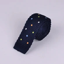Дизайнера Повседневное вязаные галстуки Свадебная вечеринка Вязаный Галстук для парня темно-синий с вышивкой горошек