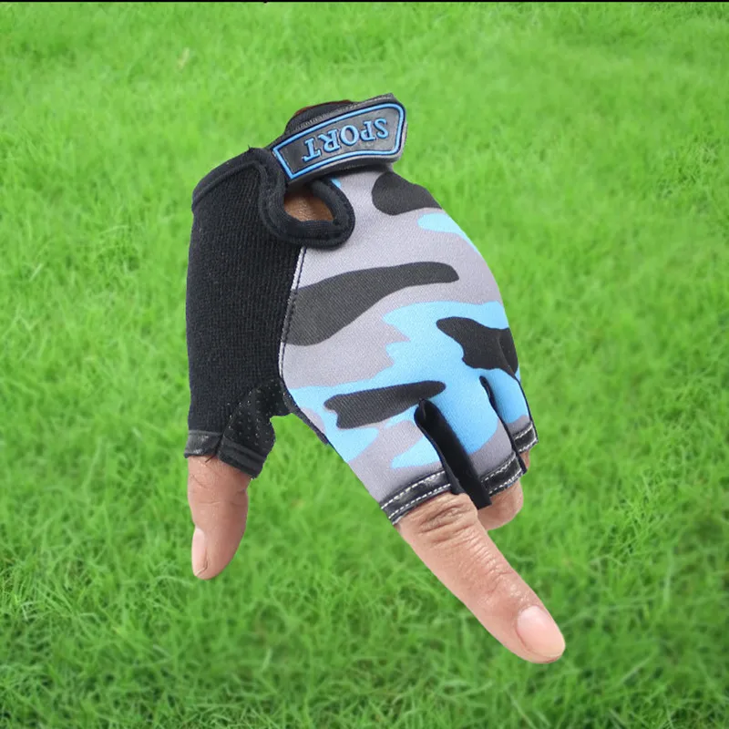 Новые детские перчатки для От 4 до 12 лет, детские спортивные перчатки для мальчиков и девочек с полупальчивым рисунком, митенки без пальцев GLK109