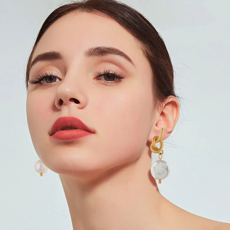 

LUSION Korean Simulated Pearl drop earring for woman girls Gold Color korean beautiful Dangle earrings fashion Accessories New