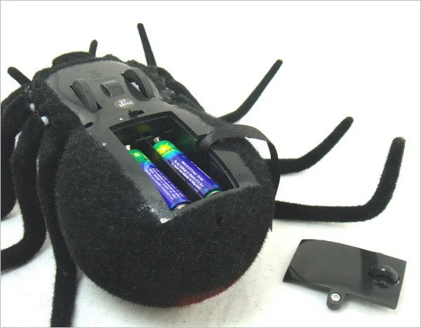 Electronic-pet-Remote-Control-Simulation-tarantula-Eyes-Shine-smart-black-Spider-4Ch-Halloween-RC-Tricky-Prank (2)