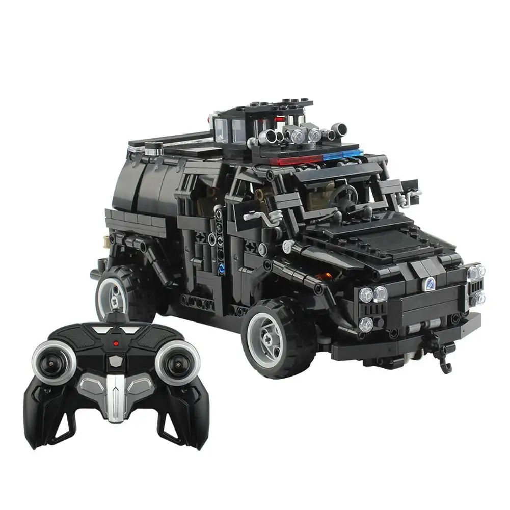 

887PCS 2.4G Four-way Remote Control Car 1:12 Special Police Armored Vehicle DIY Assembled Building Block Remote Control Car