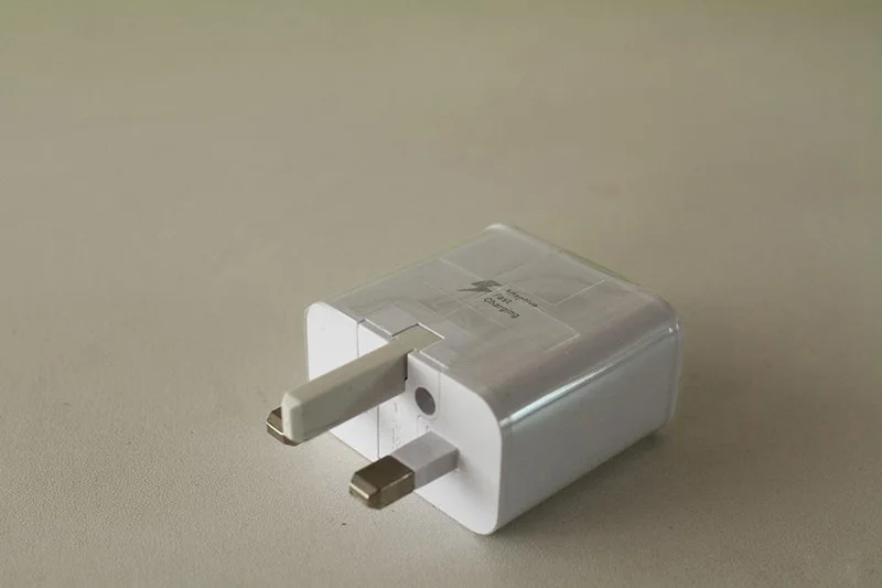 high-quality-wall-charger-5v-2a-9v-1-67a (2)