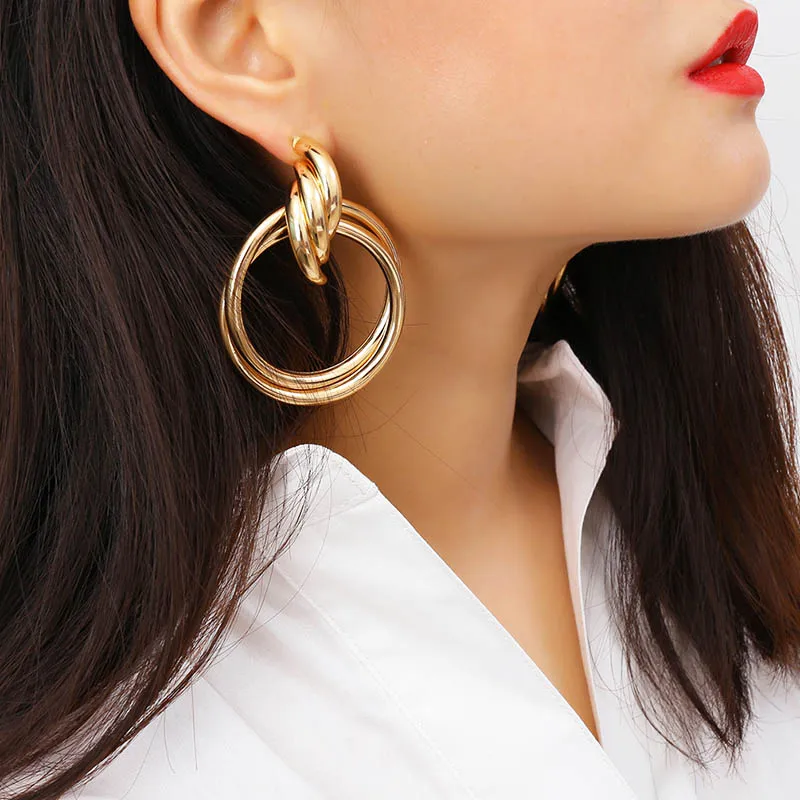 

Creative Hollow Twisted Round Circle Stud Earrings for Women Exaggerated Geometric Ear Studs Earring Fashion Jewelry XR1885