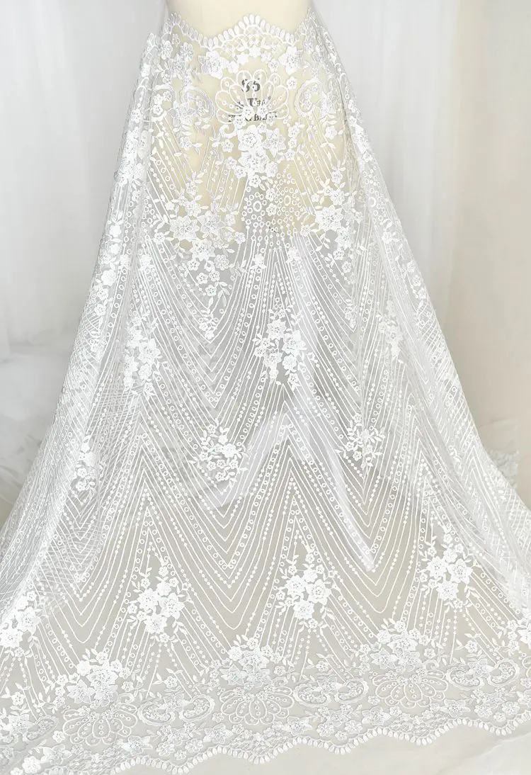 2019 NEW embroidered lace trim wedding 1 Yard/lot Off white sequins glitter fabric V-shaped clothing material quality! | Дом и сад