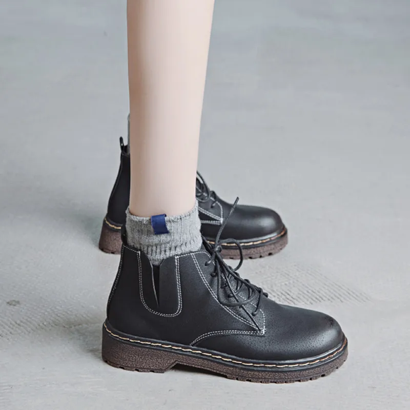 

2018 new women's ankle boots retro England college wind boots wild students flat-bottomed women's boots.