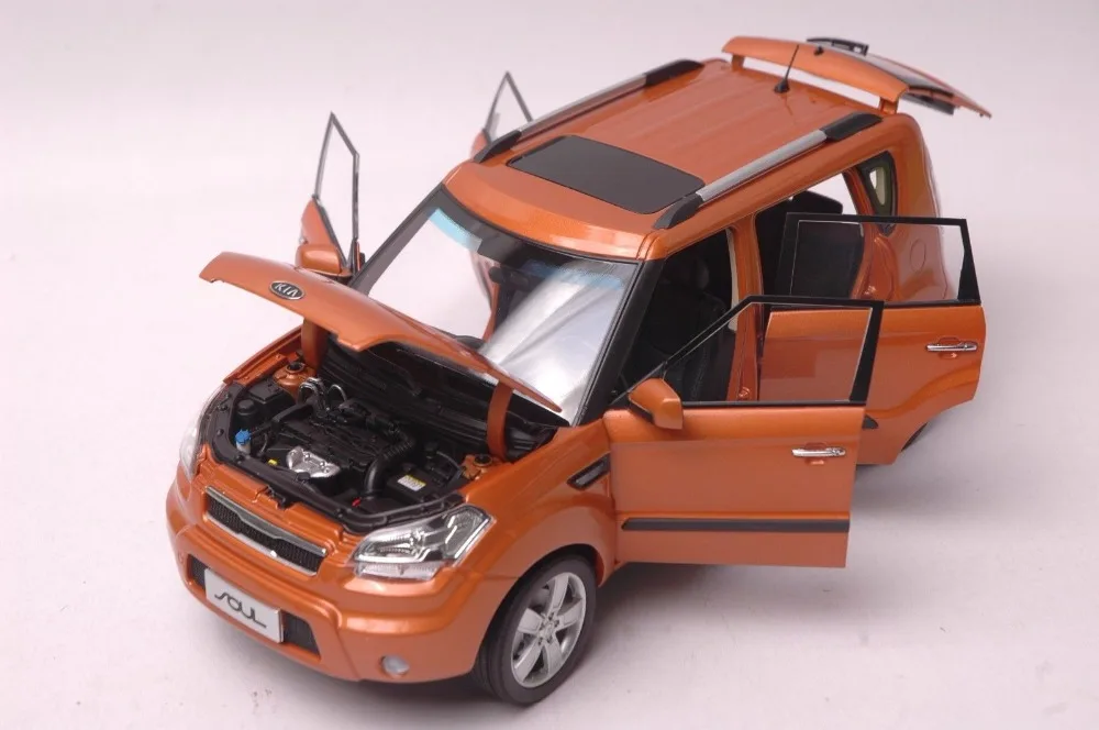 1:18 литая под давлением модель для Kia Soul оранжевый город внедорожник сплав игрушка автомобиль миниатюрная коллекция подарки