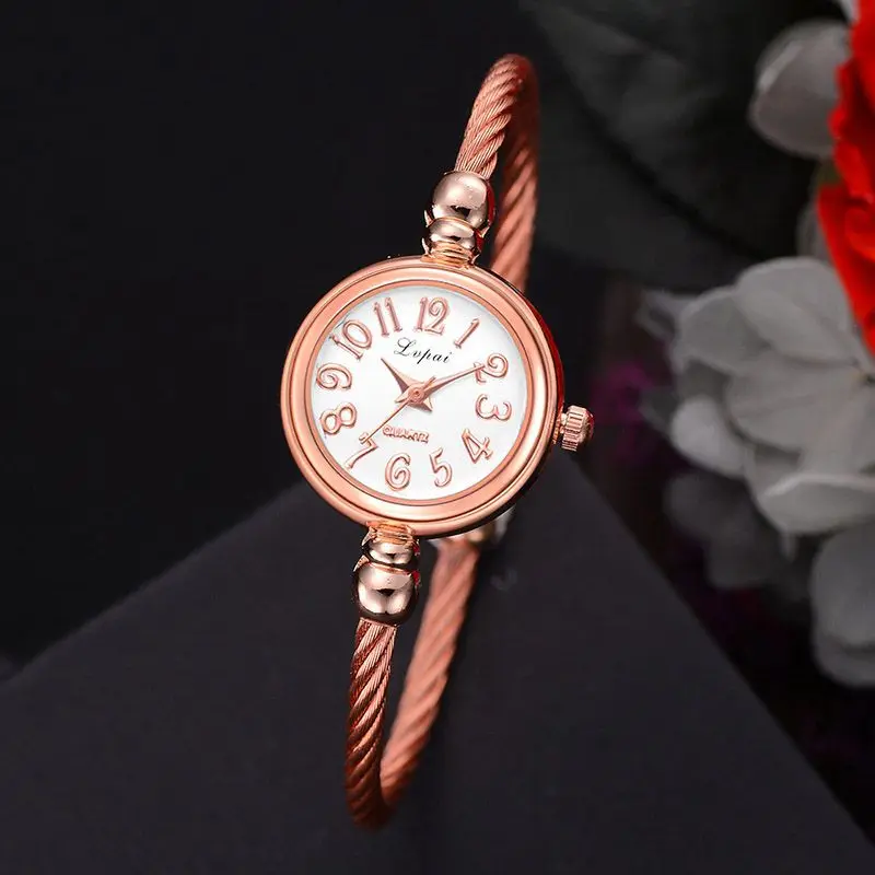 

2019 Simple and elegant Women Watches Stainless Steel Bracelet Luxury Wristwatch Digital Quartz Watches For Women 3 Color