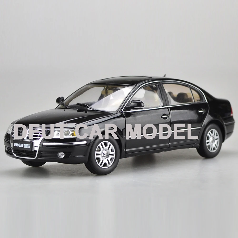 Литая 1:18 Коллекционная Игрушечная модель автомобилей PASSAT из сплава|Наземный