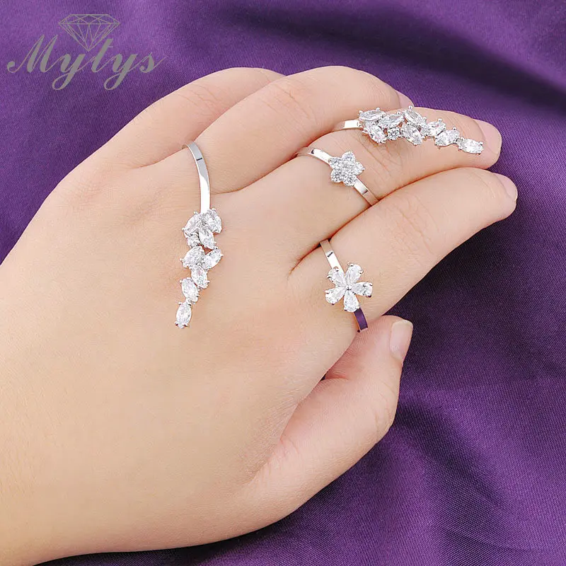 

Mytys Adjustable Free Size 3 Fingers Rings AAA High Level Zircon Pron Setting Handlets Palm Jewelry R966