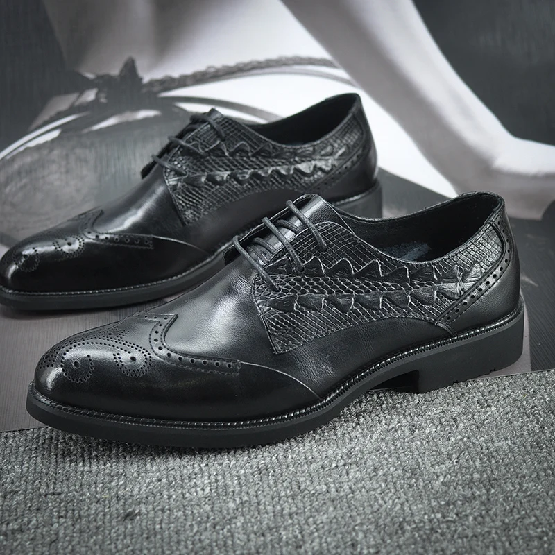

Men's Pointed Toe Brogue Shoes 2019 Autumn British split Leather Flat Shoes Black Thick Sole Carved Casual Leather Shoes 38-44