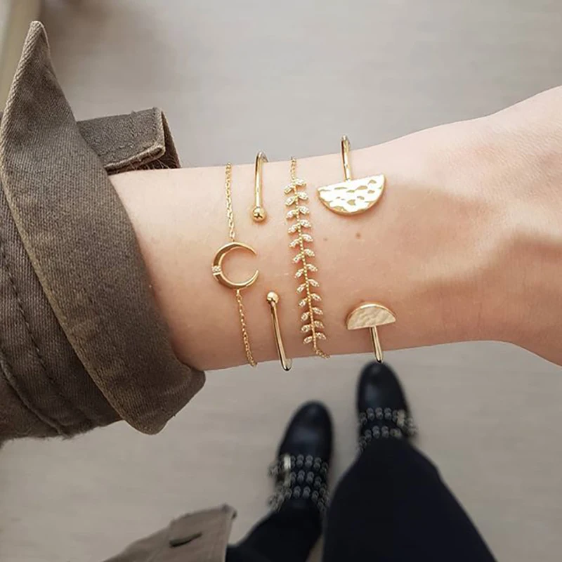 

IPARAM 4 Pcs/set Golden Moon Semicircle Bracelet Set Bohemian Retro Female Punk Geometry Charm Bracelet & Bangle Jewelry