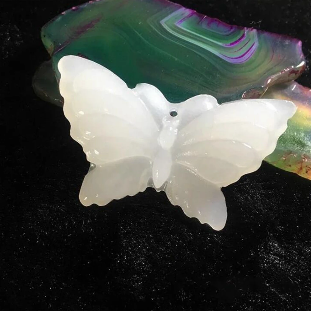 

5*3cm Natural White Jade Butterfly Necklace Pendant Column Vintage Crystal Animal Necklace Women Jewelry Valentine's Day Gifts