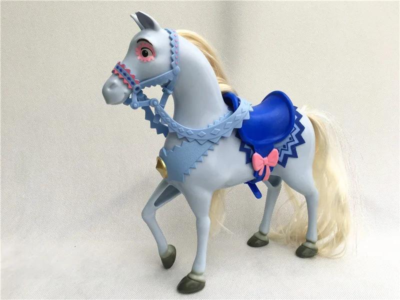 cinderella doll and horse