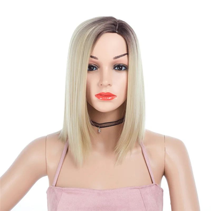 blond ja hall parukas sirgete juustega mannekeenil