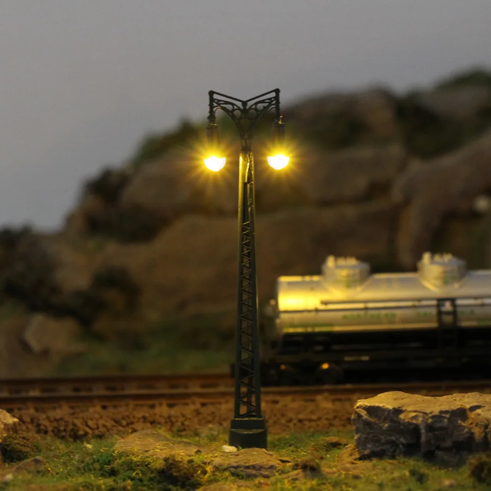 

3pcs Model Railway Train N Scale Lamp Post 7cm 1:150 Two-heads Street Lights Post LEDs Miniature LQS66N