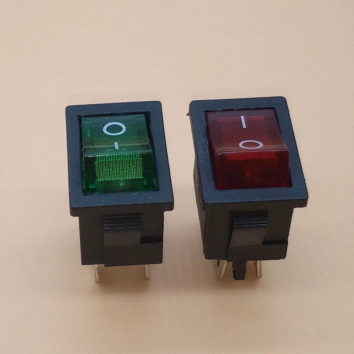 

5PCS Ship Type Switch Red Green Light 15*21mm 4PIN ON OFF Boat Rocker Switch 6A/250V 10A/125V 4 Contact Points