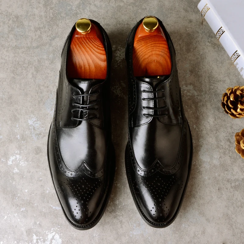 

Men Dress Shoes Brogue Genuine Leather Handmade Comfortable Breathable Carved Wedding Shoes Causal Men Business Shoes for Summer