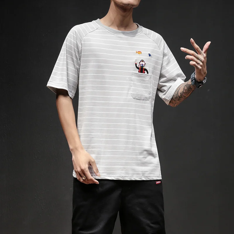 

Stripe Male T-Shirt Pocket Embroidery Men's T-Shirts O-Neck Large Sizes Summer Gray Pink Yellow Mens Short-Sleeved T-Shirt