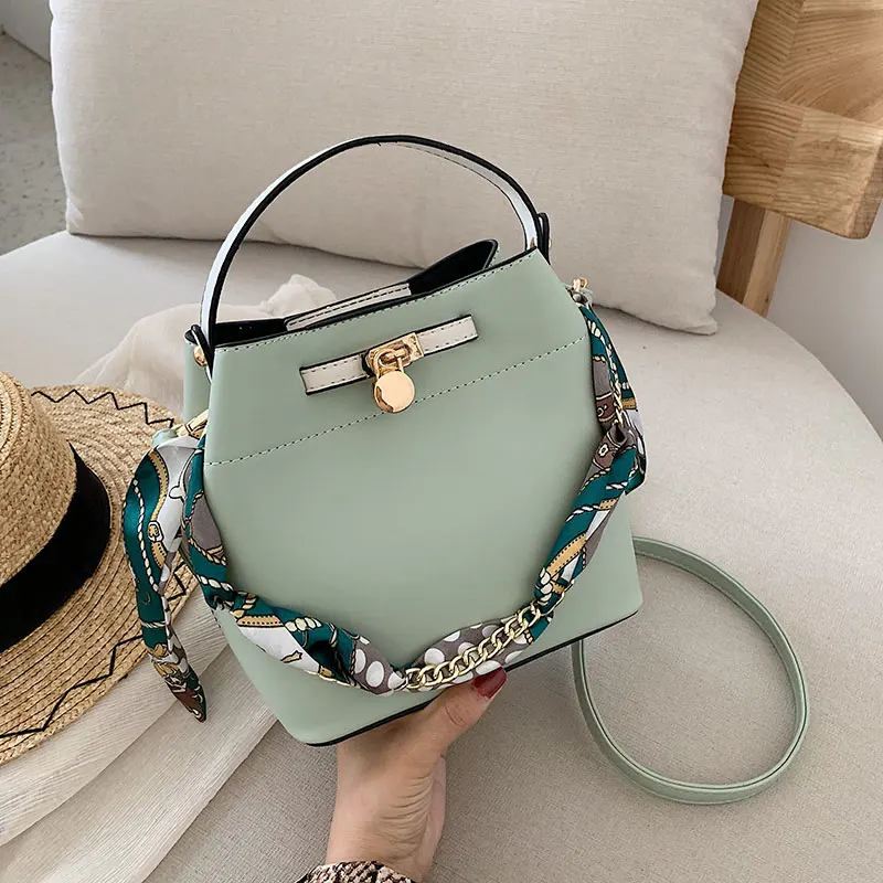 

western style hand bag female 2019 new bill of lading shoulder bag fashionable joker silk scarves worn bucket bag
