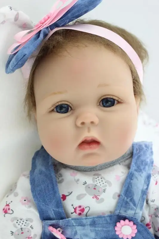 

NPKCOLLECTION55cm popular rooted hair sumilation newborn baby girl with denim dress kids brithay gift silicone reborn baby doll