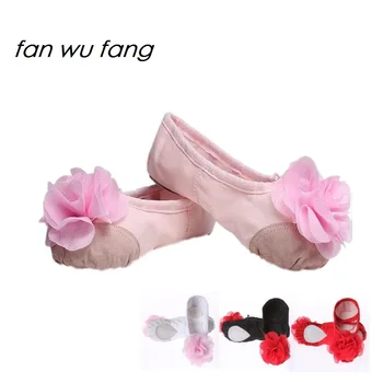 

fan wu fang 2017 New 4 Color Canvas Appliques Flowers Skin Head Dance Shoes Ballet Shoes Soft Yoga Shoes According The CM To Buy