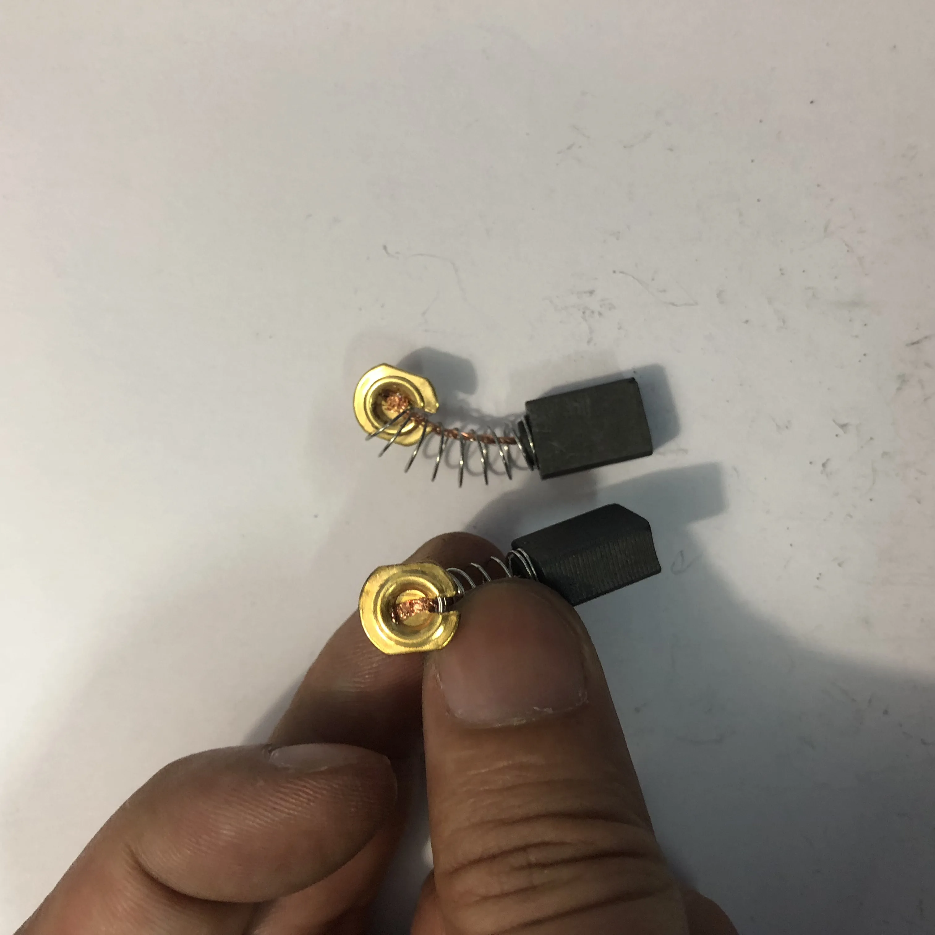 2 pcs 13x9x6mm Power Tool Carbon Brushes for Electric Motor 19/32"x25