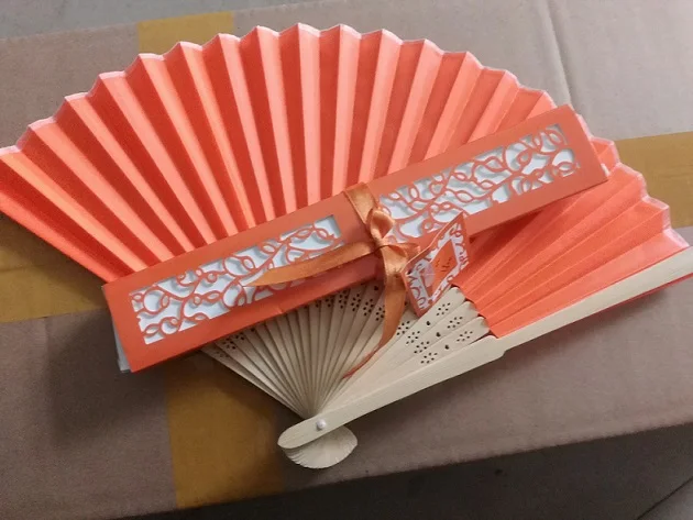 Free-Shipping-50pcs-lot-Luxurious-Silk-Fold-hand-Fan-in-Elegant-Laser-Cut-Gift-Box-Wedding.jpg_.webp_640x640 (8)